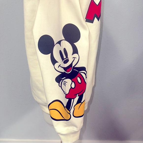 Juniors Disney Mickey and Minnie sweatshirt sz M (7-9) NWT - Picture 3 of 9